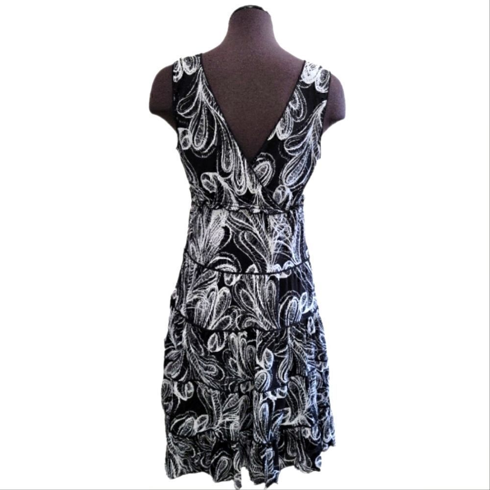 EC STYLE & CO. BLACK AND WHITE SLEEVELESS DRESS SZ.M - Picture 2 of 4